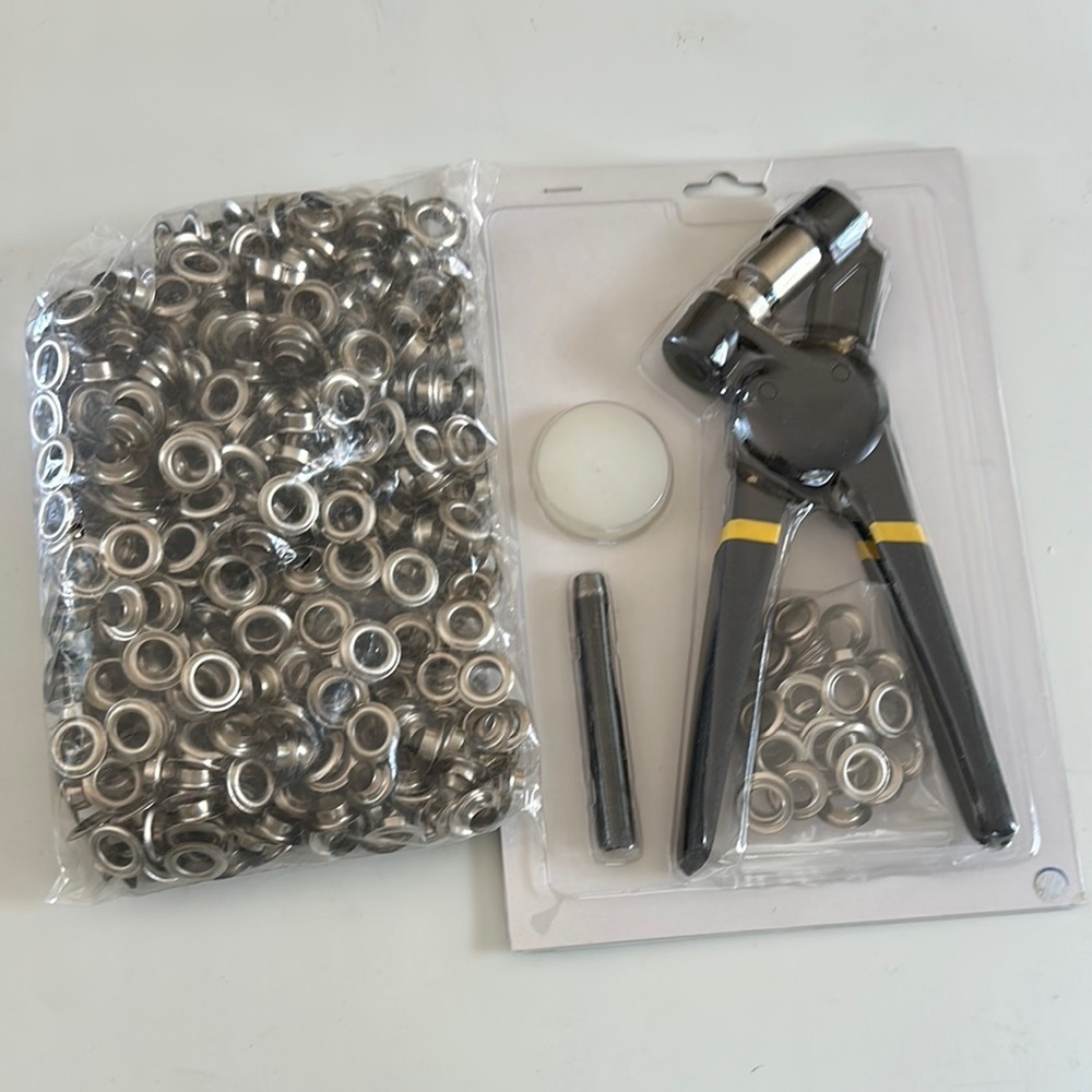 Metal Grommet Kit with Pliers